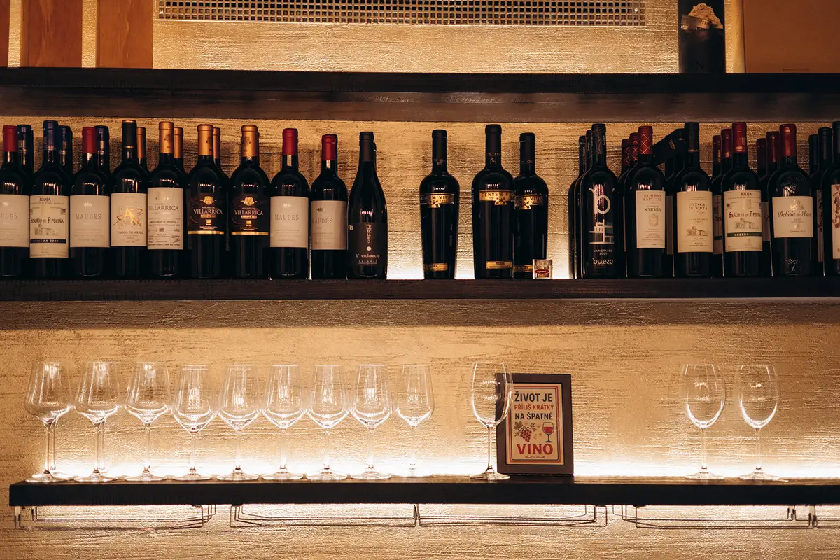 Vino - Wine & tapas
